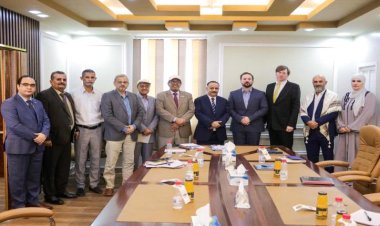 وزير النقل يلتقي رئيس شركة فالار المعنية بتنفيذ مشروع تعزيز أمن الطيران المدني بمطار عدن