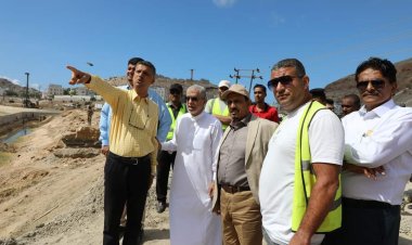 محافظ حضرموت يتفقد استكمال 20% للمرحلة الثانية لمشروع خور المكلا