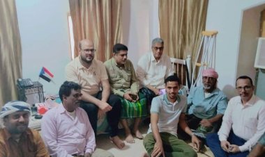 رئيس تنفيذية انتقالي حضرموت يجري زيارة  للمناضل محمد برك الكثيري