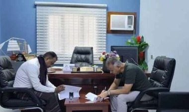 توقيع اتفاقيتي إنشاء موقف سيارات بشارع الشهيد مدرم ورصف مقر صحيفة 14 اكتوبر