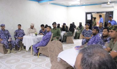 العميد المنهالي يؤكد خلال حضوره دورة تدريبية للمحققين بأمن الشحر أهمية تكثيف الدورات التأهيلية للنهوض بالعمل