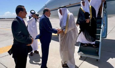 وزير خارجية مملكة البحرين يصل إلى العاصمة عدن