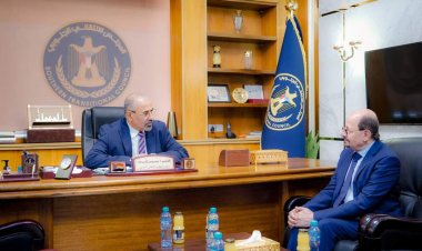 الرئيس الزُبيدي يطّلع على سير العمل بوزارة الخارجية وشؤون المغتربين