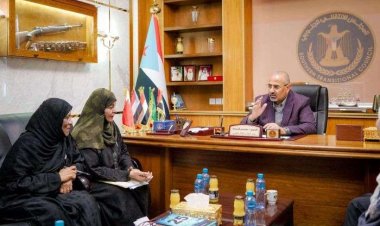 لقاء الرئيس الزُبيدي ورئيسة اتحاد نساء الجنوب.. رسالة تمكين في ذكرى التأسيس