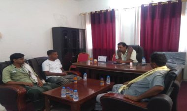 رئيس تنفيذية مؤتمر حضرموت الجامع في الشحر يستقبل قيادة الملتقى الرياضي