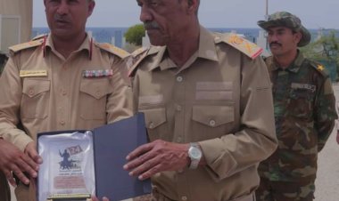 قائد المنطقة العسكرية الثانية يكرم نقطة بلفقيه بدرع التحرير