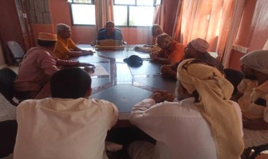 مدير عام زنجبار في لقاءه بأئمة وخطباء المساجد بالمديرية.