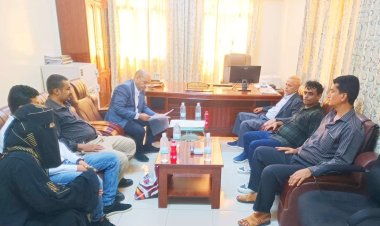 رئيس هيئة الاستثمار يتفقد فرع الهيئة والمنشآت الصناعية في لحج