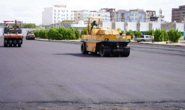 بدء أعمال السفلتة لساحات مستشفى المعاقين بالعاصمة عدن