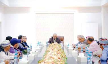 الرئيس الزُبيدي يشيد بنضال وتضحيات أبناء حجر في الدفاع عن الجنوب وحماية حدوده