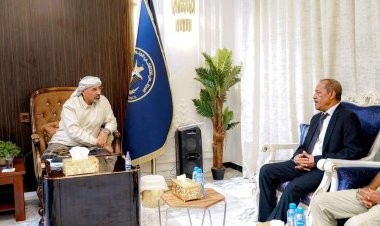 الرئيس الزُبيدي يطّلع على سير العمل بالمنطقة العسكرية الثانية وجاهزية منتسبيها