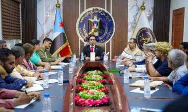 انتقالي عدن يناقش الأوضاع المعيشية والملفات الخدمية