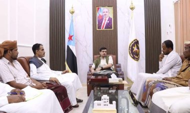 رئيس تنفيذية انتقالي المهرة يطلع على نشاط نادي الجزع الرياضي