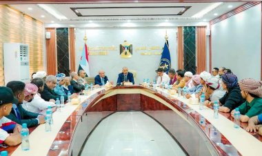 الرئيس الزُبيدي يطّلع على سير عمل الهيئات التنفيذية للمجلس الانتقالي والأوضاع العامة بوادي وصحراء حضرموت