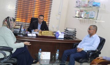 الدكتور باجابر يستقبل المستشارة البحرينية الخواجه ووفد مؤسسة حاضنة بناء لريادة الأعمال