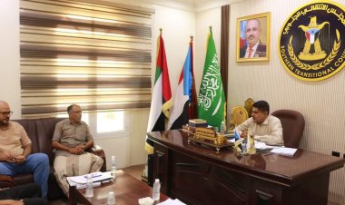 رئيس تنفيذية انتقالي حضرموت يطلع على نشاط مكتب الأشغال العامة والطرق بمديرية غيل باوزير