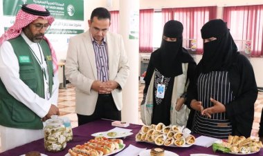 الدكتور باجابر يدشن البرنامج التدريبي للأيتام ومعيلات الأسر في المكلا