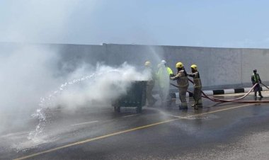 العميد المنهالي يشهد عدد من الفرضيات لرجال الدفاع المدني في إنقاذ العالقين وإطفاء الحرائق بمديرية الشحر