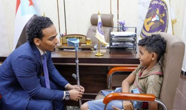 السقاف يلتقي بالطفل منصور جريح حرب 2015 ويؤكد على ضرورة الاهتمام بالجرحى