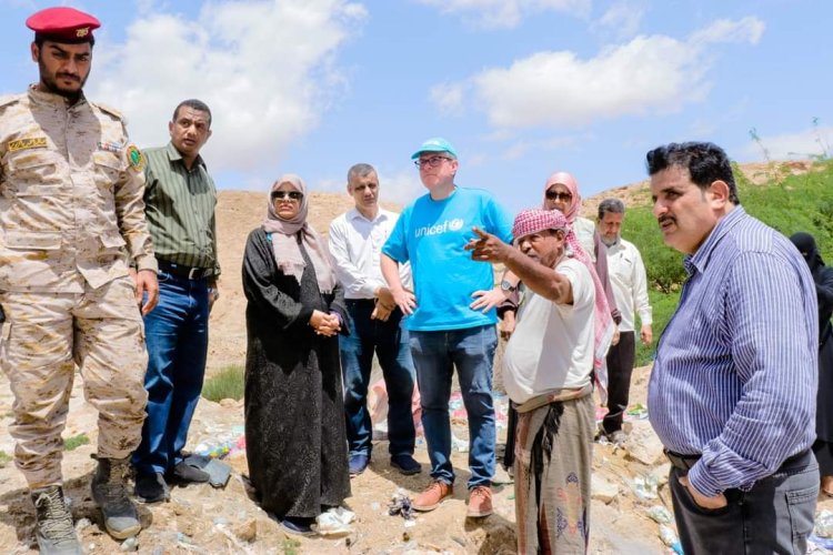 بحضور مدير عام المديرية ومدير عام المؤسسة المحلية للمياه ووفد منظمة اليونيسيف  تدشين مشروع مياه شرب بمديرية غيل باوزير وبتمويل من منظمة اليونيسيف