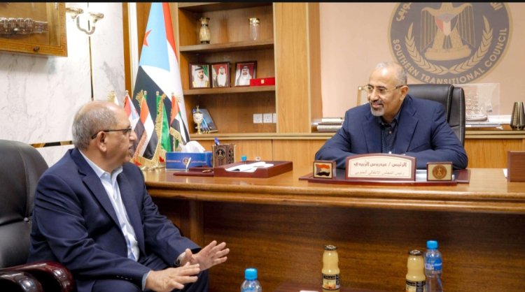 الرئيس الزُبيدي يشدد على ضرورة معالجة أوضاع الطلاب المبتعثين في كوبا