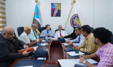 مركز البحوث ودعم القرار يعقد اجتماعه الدوري ويستضيف الباحث الفرنسي بيل