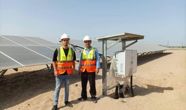 فريق من الأمانة العامة يطّلع على أبرز مستجدات مشروع محطة الطاقة الشمسية بالعاصمة عدن