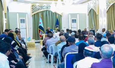 الرئيس الزُبيدي يرأس الاجتماع الموسع للقيادة المحلية لانتقالي العاصمة عدن