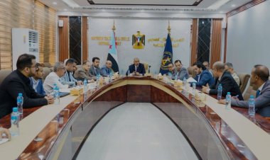 الرئيس الزُبيدي يشدد على سرعة تنفيذ المصفوفة المنبثقة عن الاجتماع الاستثنائي لمجلس الوزراء