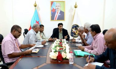 الهيئة المجتمعية تلتقي قيادة اللجان بالمعلا وتشيد بدورها