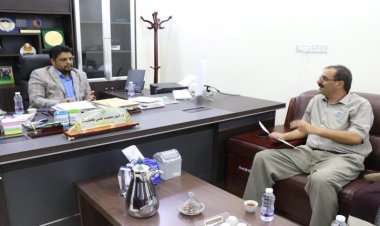 رئيس جامعة المهرة يلتقي بمدير عام مكتب التربية والتعليم بالمحافظة