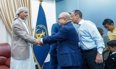 الرئيس الزُبيدي يستقبل المهنئين بعيد الأضحى