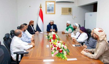 على هامش اختتام موسم الحج .. وزير الأوقاف يترأس اجتماعًا لقيادة الوزارة بمكتب شؤون حجاج اليمن