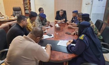 العميد المنهالي يناقش مع مدراء الادارات تأمين العملية الامتحان