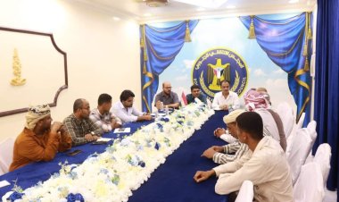 باعوم والمحمدي يبحثان سبل تحسين الأوضاع المعيشية والخدمية في مديرية الديس الشرقية