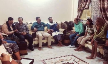 انتقالي أبين يؤدي واجب العزاء لأسر الغريقين وأسرة ماطر في زنجبار