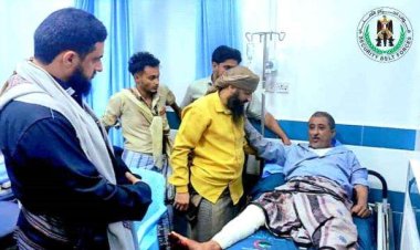 الوالي والشوحطي يطمئنان على صحة قائد حزام المنطقة الوسطى بأبين العقيد صمقة