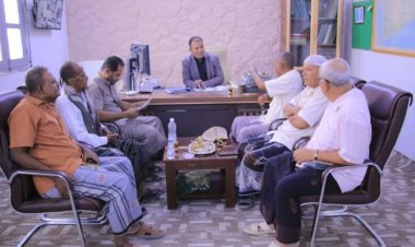 الوكيل العامري يوجه بتسريع إجراءات تسليم منشأة نادي سيئون