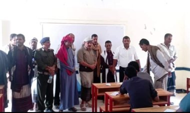 رئيس تنفيذية انتقالي جردان ومدير المديرية يدشنان امتحانات الثانوية العامة بالمديرية