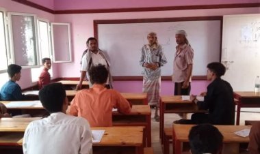 رئيس انتقالي المضاربة ورأس العارة يتفقد امتحانات الثانوية العامة في مركز محمد بن زايد في المديرية