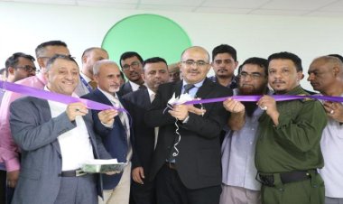 وزير الصحة يتفقد الوضع الصحي في أبين ويفتتح قسم الاطفال الخدج وقسم التغذية