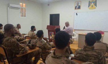 تدشين دورة توعوية لفريق الدوريات من منتسبي قوات العاصفة الرئاسية