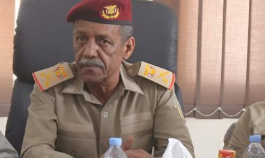 قائد المنطقة العسكرية الثانية يشيد بلواء الأحقاف حول ضبط كمية كبيرة من الحشيش