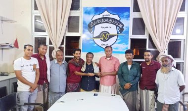 إدارة أهلي الغيل تُكرم الشخصية الرياضية جمعان علي بانهار