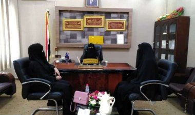 الوكيلة باكريت تلتقي إدارات تنمية المرأة في قشن والغيضة