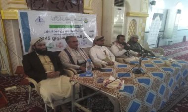 وكيل محافظة شبوة ومدير عام المديرية يتفقدان المراكز الصيفية في العاصمة عتق