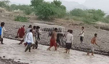 لحج.. انتشال جثمان جندي جرفته السيول