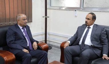 محافظ حضرموت ووزير المالية يبحثان الملف المالي واستحقاقات حضرموت