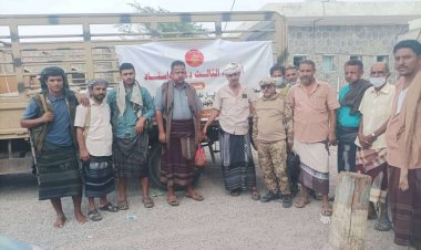 قائد اللواء الثالث دعم واسناد يدعم مستشفى مودية بشحنة طبية لمجابهة وباء الكوليرا