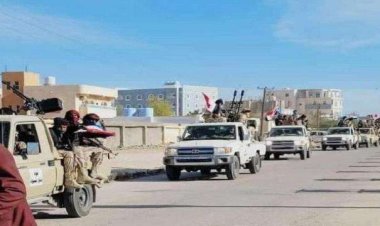 قوات دفاع شبوة تضبط متورطين بتمويل وإيواء عناصر إرهابية